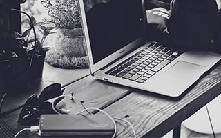 开云网站皇马赞助商-帅位不保下课在即？皇马内部+名宿一致力挺齐达内