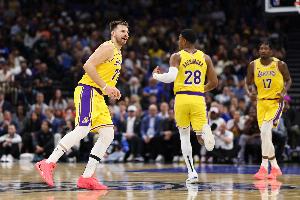 开云网站ac米兰的赞助商-科尔：东契奇很难对付 湖人能排出力量型阵容&amp;换防能力很强