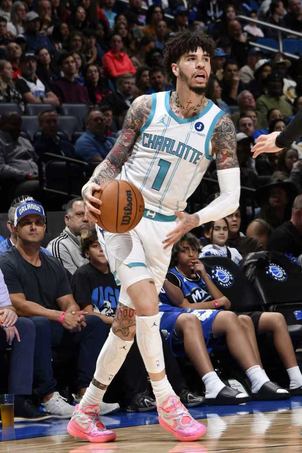 开云网站-大爆冷！黄蜂8人上双27分大胜魔术 三球16+6+7班凯罗23分