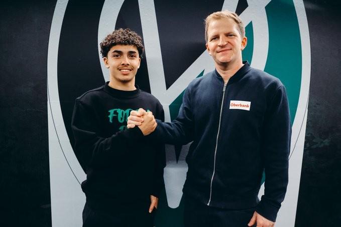 开云网站ac米兰的赞助商-官方：奥超俱乐部里德租借拜仁小将纳斯拉维，含选择买断条款