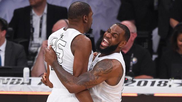 1613717904891008004.jpg lebron-durant.jpg